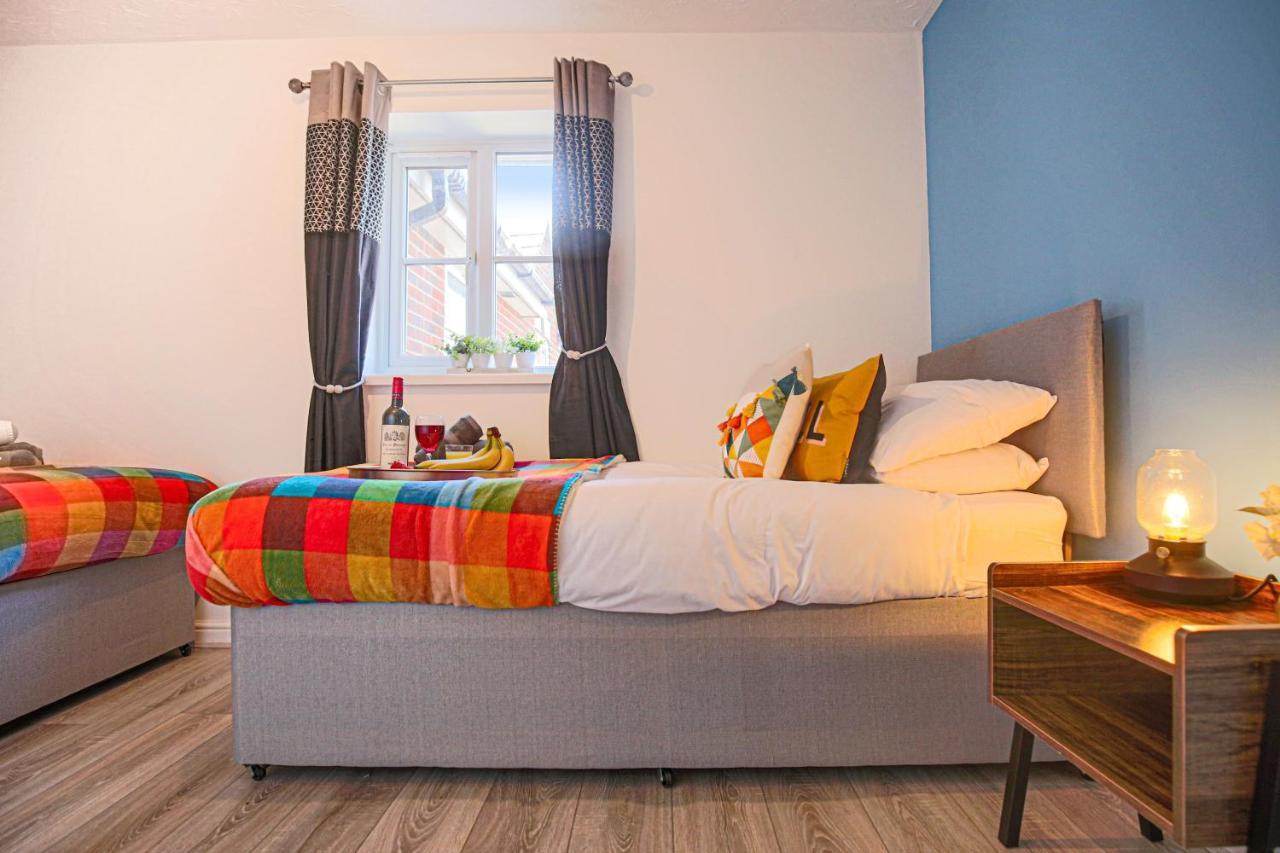 Delightful 2 Bed Apartment For Bicester Outlet Shopping By Platinum Key Properties المظهر الخارجي الصورة